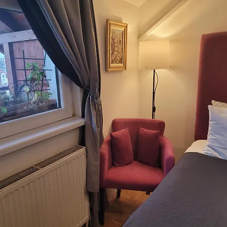Emerald Dream Homestay *
